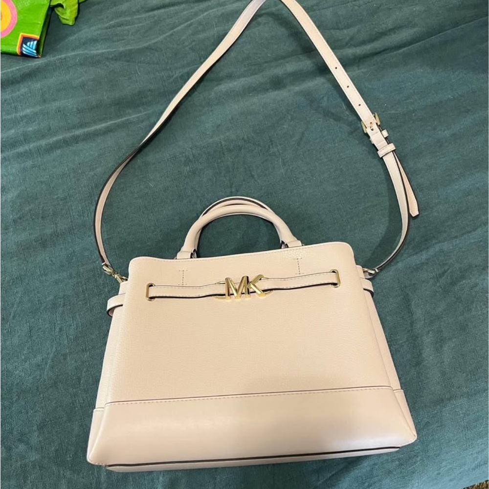 Michael Kors Cream Handbag